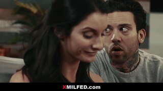 Xotin va buzuq detektiv - XMILFED.com