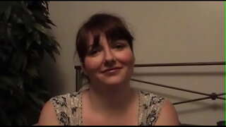 Maćeha sisa sina i dozvoljava mu da je jebe u prikolici za dupe