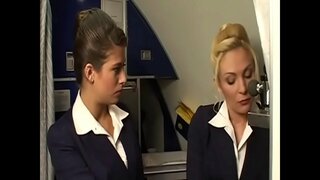 Calenta assistent de vol putes xuclar tipus de l&#039;eina en un bar