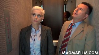 Culo scopata al lavoro